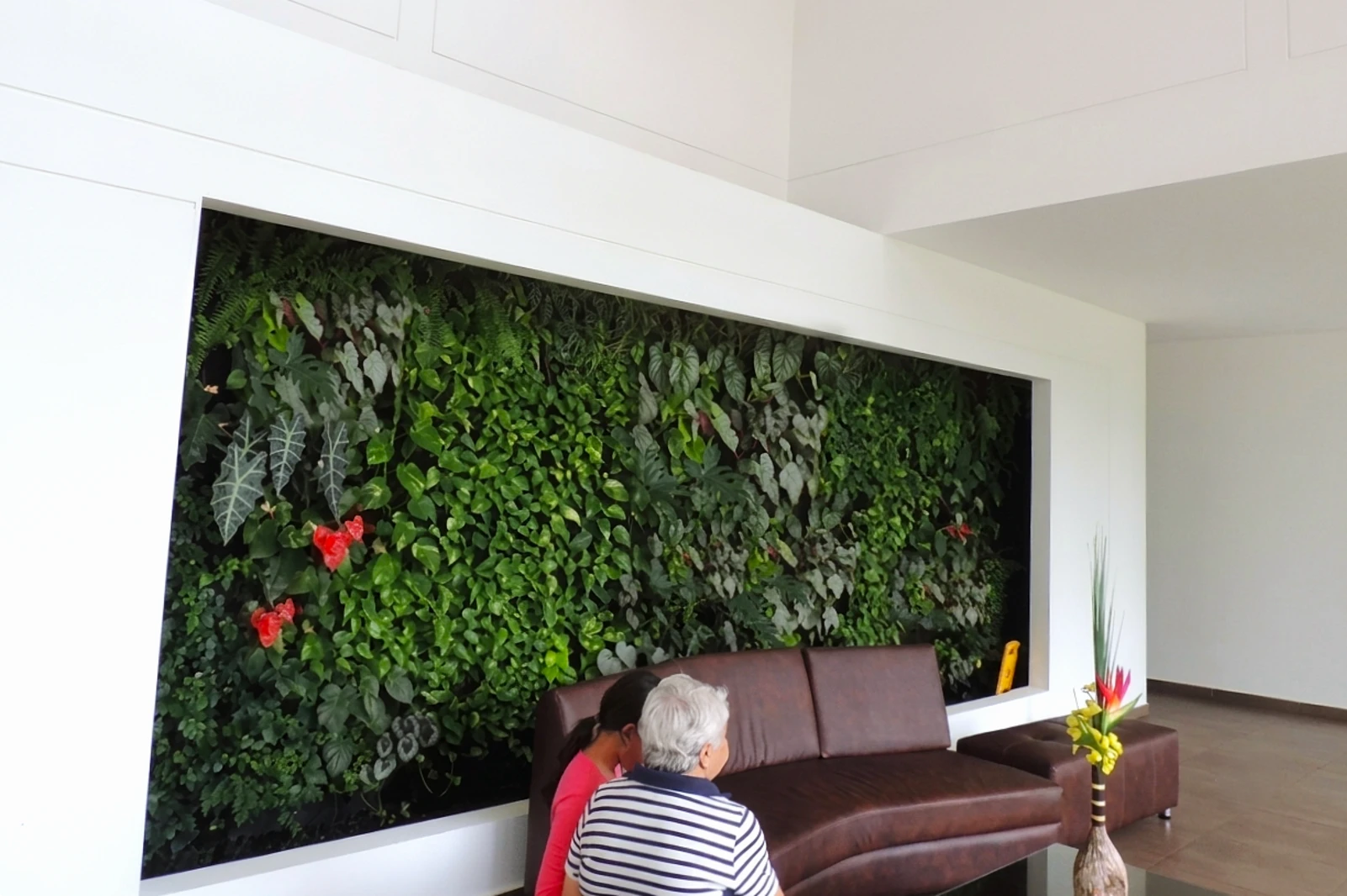 LOBBY OASIS 02